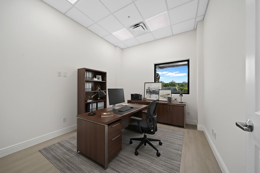 More Photos Of 1340 Commerce way, Stuart Warehouse For Lease