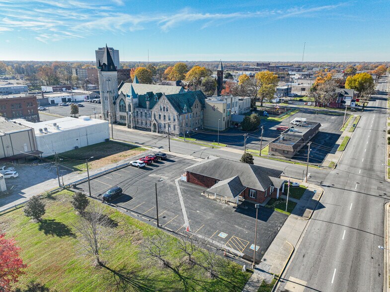 More Photos Of 630 Jefferson St, Paducah Office For Sale