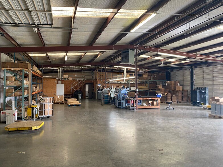 More Photos Of 104 N Arthur St, McGregor Warehouse For Lease