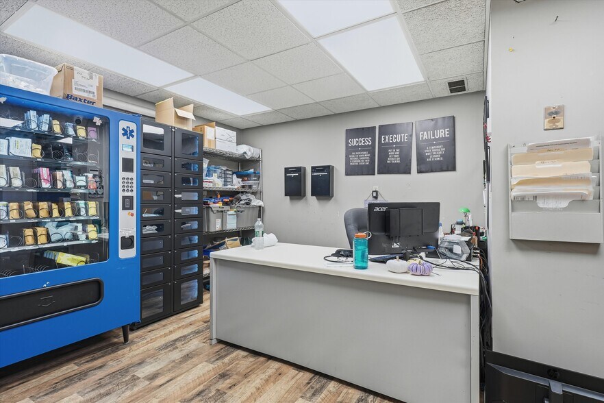 More Photos Of 7 Stewart St, Haverhill Manufacturing For Lease