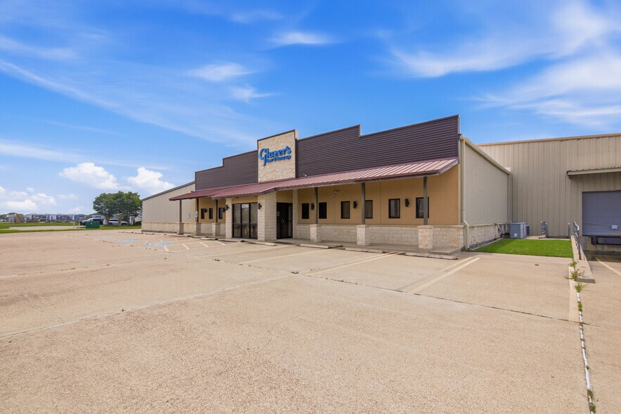 More Photos Of 8316 Lone Tree Rd, Victoria Industrial For Lease