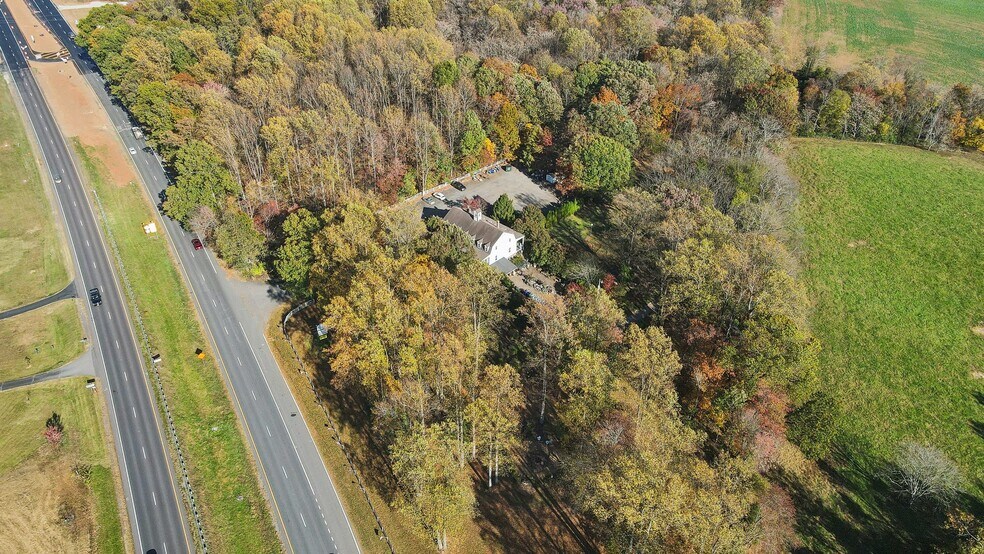 More Photos Of 5309 S Seminole Trl, Madison Storefront For Sale