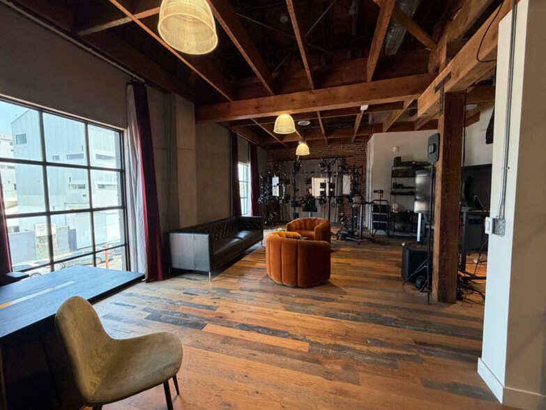 More Photos Of 58 Winward Ave, Venice Storefront Retail Office For Lease
