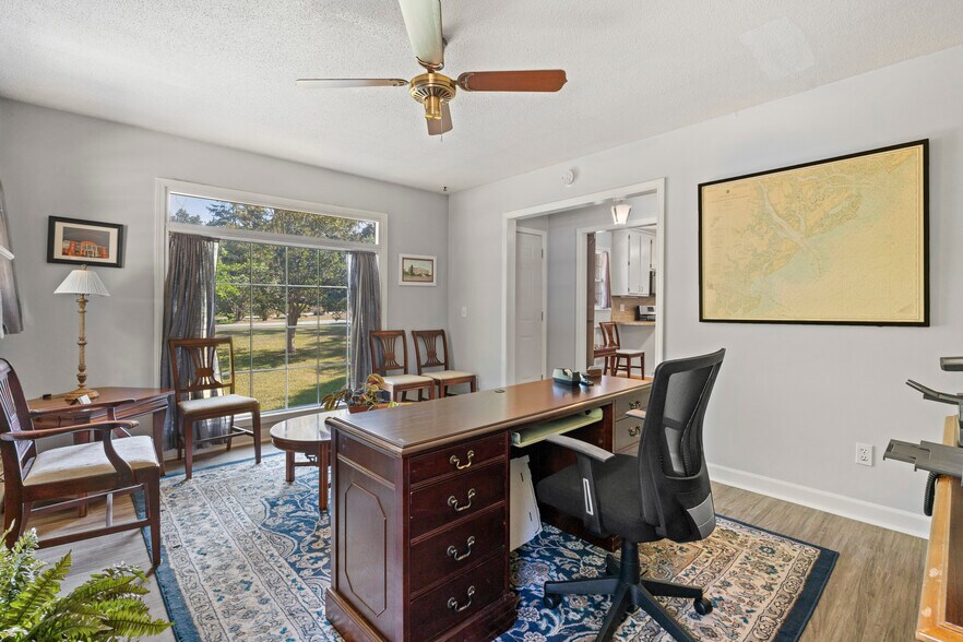 More Photos Of 104 Round Knob Rd, Lexington Office For Sale