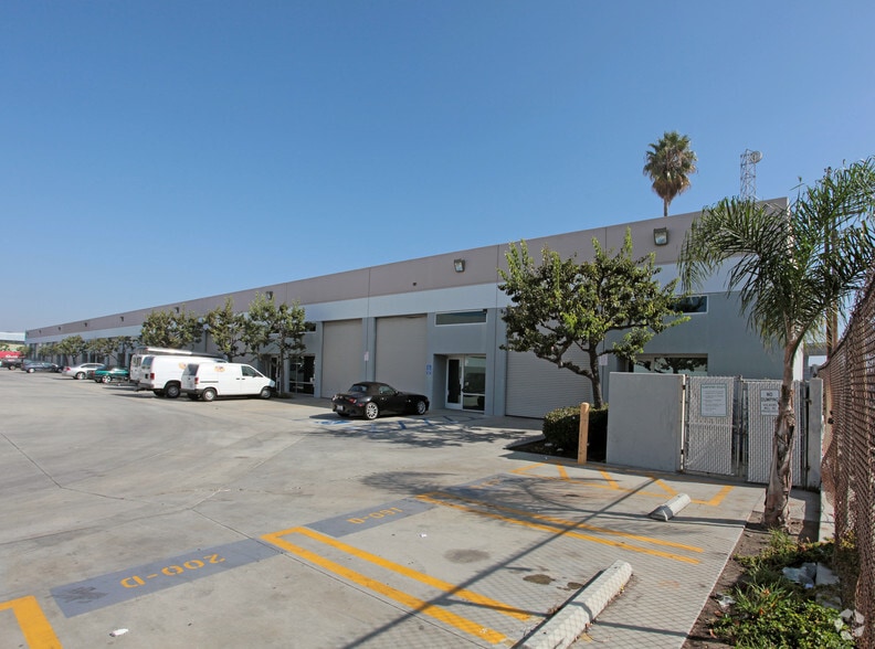 Primary Photo Of 11160 Hindry Ave, Los Angeles Warehouse For Lease