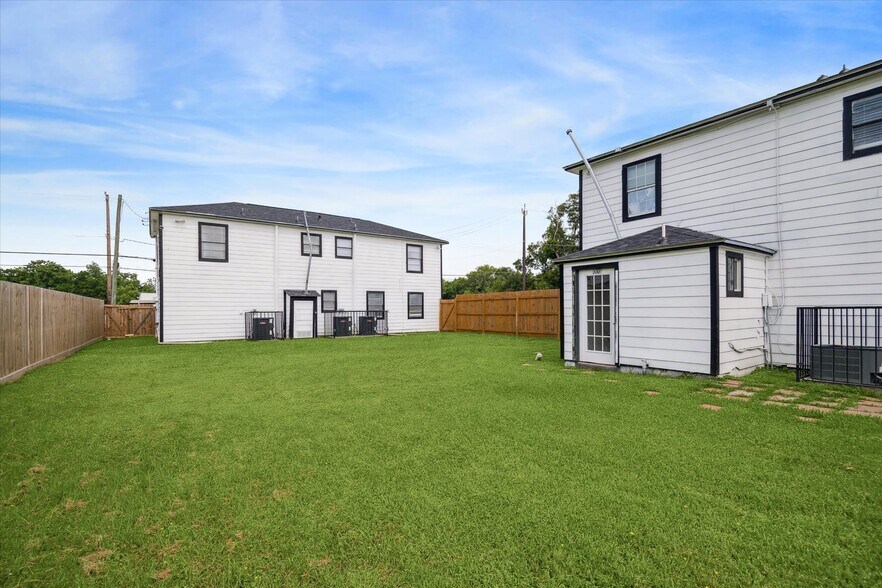 More Photos Of 904 Beverly Ave, Pasadena Apartments For Sale