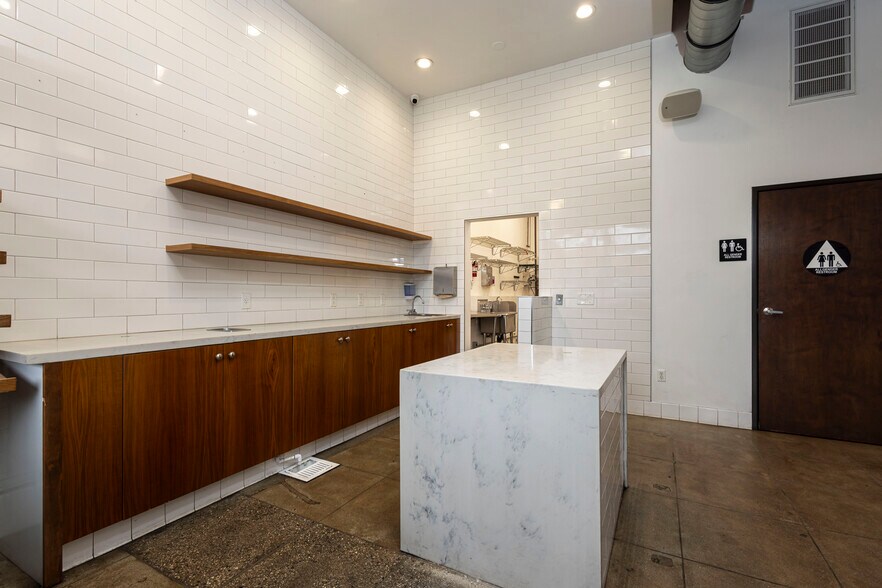 More Photos Of 3524-3536 W Sunset Blvd, Los Angeles Storefront For Lease