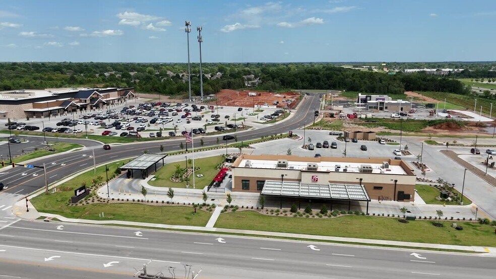 More Photos Of 5200 S Aspen Ave, Broken Arrow Storefront For Lease