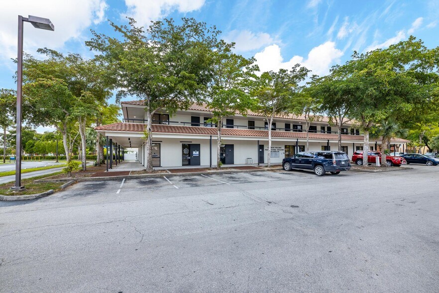 More Photos Of 7480 Fairway Dr, Miami Lakes Medical For Lease