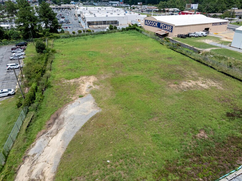 More Photos Of 805 7th St W, Tifton Service Station For Sale