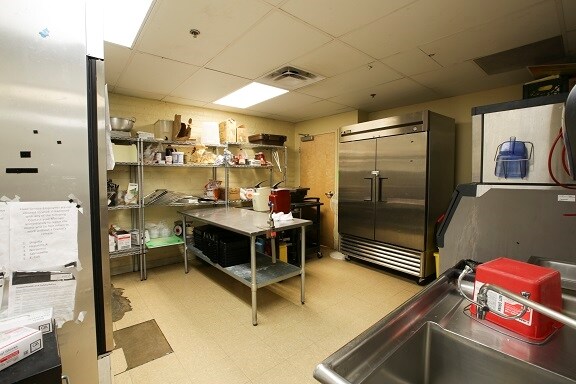 More Photos Of 5050 N 19th Ave, Phoenix Schools For Lease