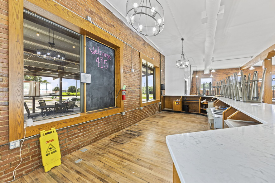 More Photos Of 415 W Madison Ave, Iola Restaurant For Sale