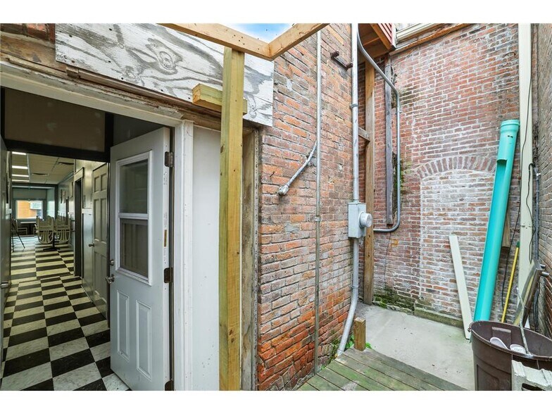 More Photos Of 205 S Main St, Le Sueur Storefront Retail Residential For Sale