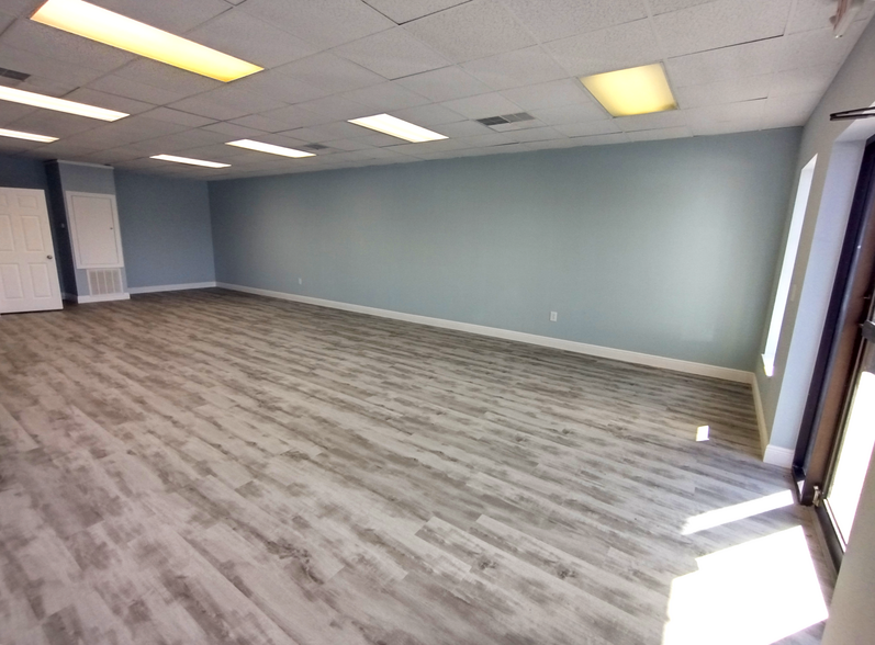 More Photos Of 1308 Clearlake Rd, Cocoa Freestanding For Lease