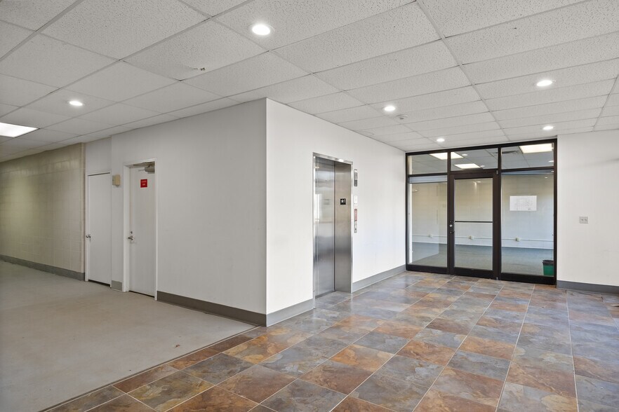 More Photos Of 100 Tower Blvd, Elma Office For Lease