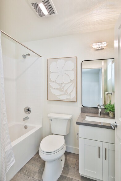 More Photos Of 6836 Whitman Ave, Van Nuys Multifamily For Sale