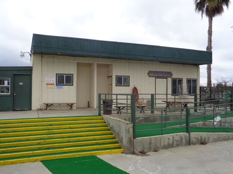 More Photos Of 110 N Mooney Blvd, Tulare Amusement Park For Lease