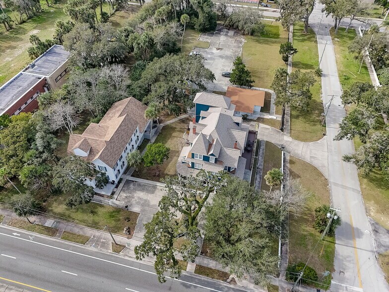 More Photos Of 404 S Ridgewood Ave, Daytona Beach Apartments For Sale