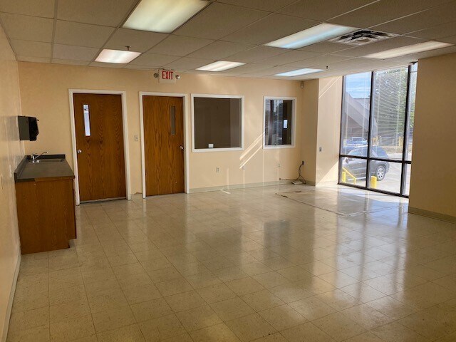 More Photos Of 4231-4233 Leap Rd, Hilliard Warehouse For Lease