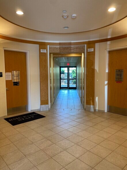 More Photos Of 943 Glenwood Station Ln, Charlottesville Medical For Lease