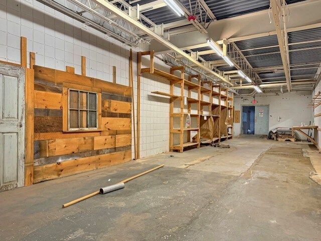 More Photos Of 22 Graf Rd, Newburyport Warehouse For Lease