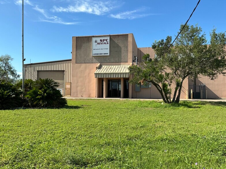 More Photos Of 908 Cecilia St, Alice Warehouse For Lease