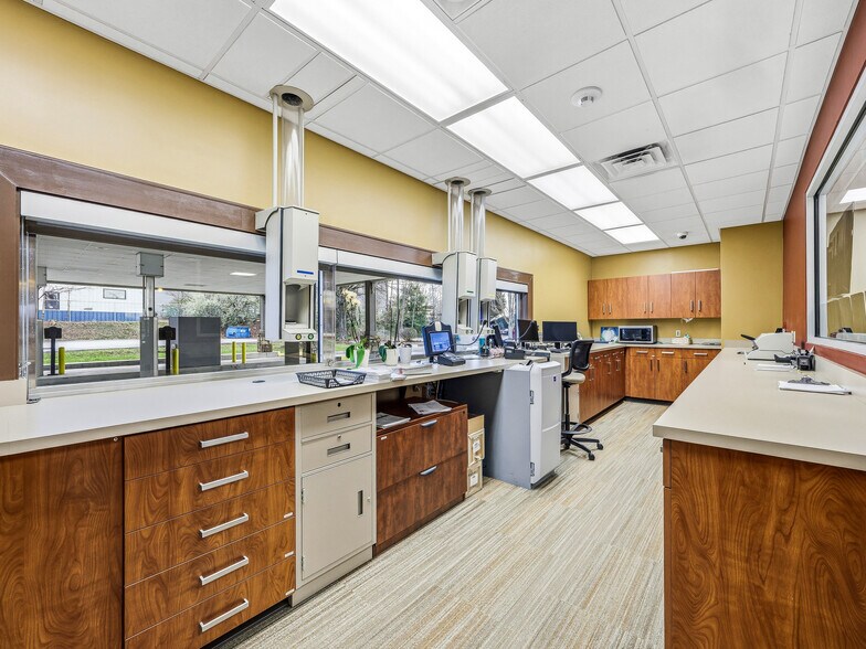 More Photos Of 101 Jack St, Hendersonville Bank For Sale