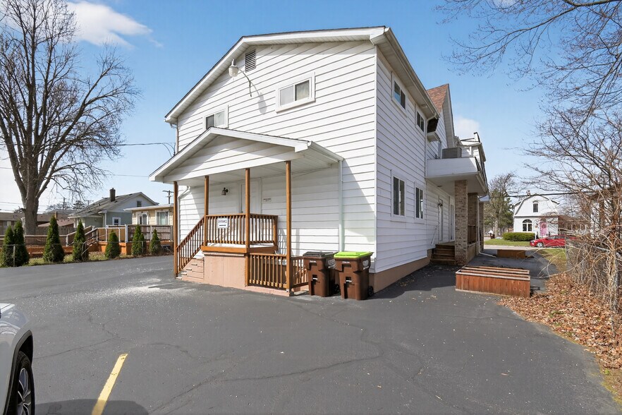 More Photos Of 175 2nd St, Belleville Office For Sale