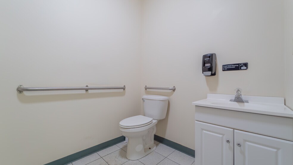 More Photos Of 710 Franklin St, Michigan City Freestanding For Lease