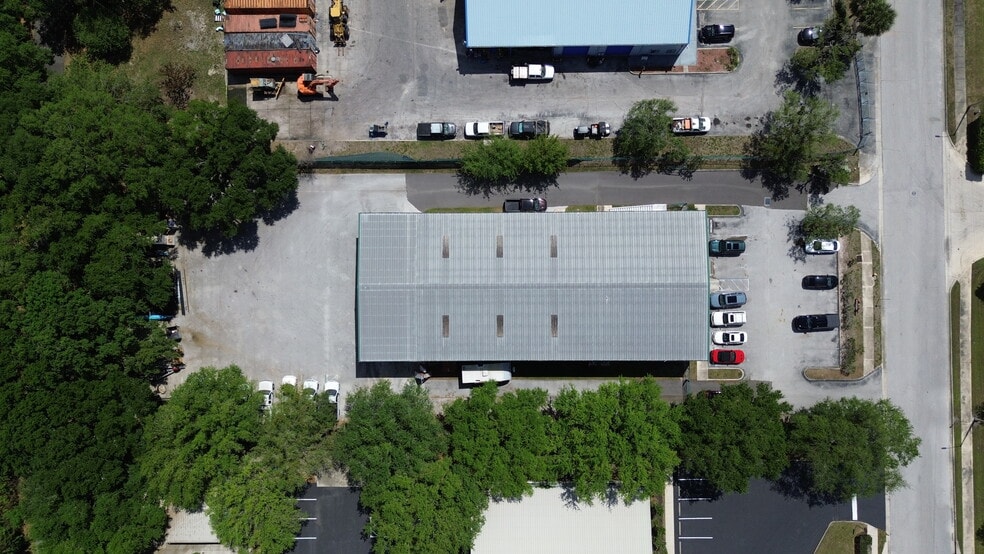 More Photos Of 1205 Crown Park Cir, Winter Garden Warehouse For Sale