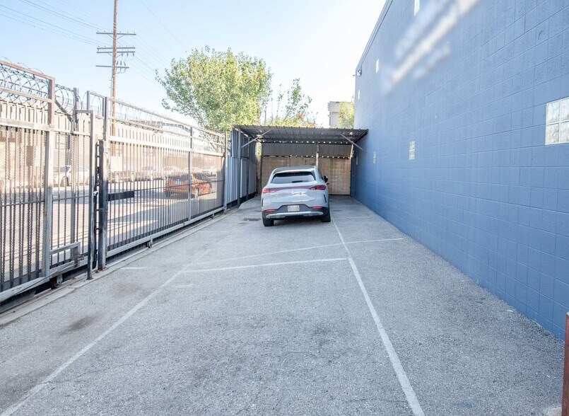 More Photos Of 800-808 E 29th St, Los Angeles Warehouse For Sale