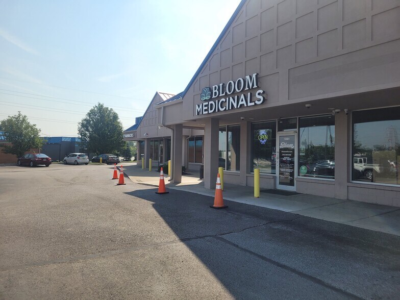 More Photos Of 1355-1369 Georgesville Rd, Columbus General Retail For Lease