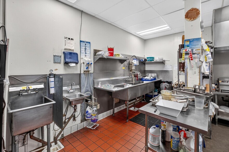 More Photos Of 25501 Narbonne Ave, Lomita General Retail For Sale