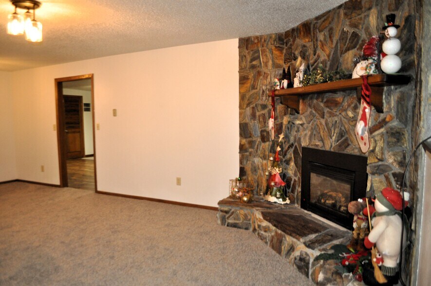 More Photos Of 1300 Crestfield Ave, Bismarck Apartments For Sale