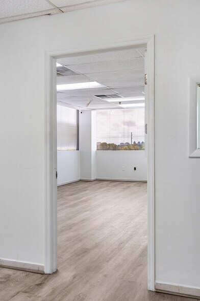 More Photos Of 5040 NW 7th St, Miami Medical For Lease