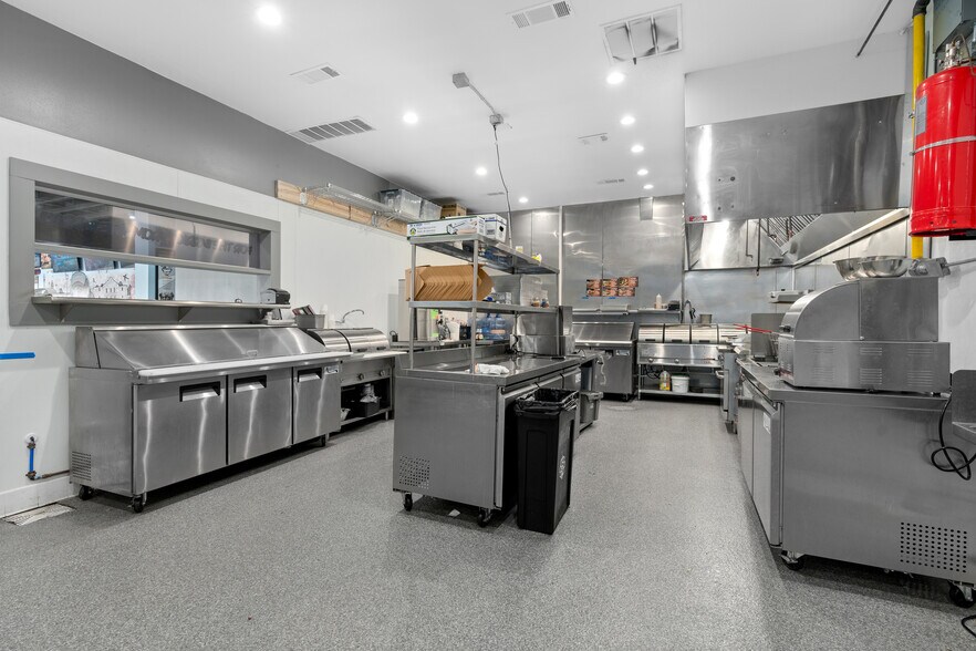 More Photos Of 620 S Presa St, San Antonio Restaurant For Lease