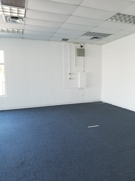 More Photos Of 6999 US Highway 19 N, Pinellas Park Freestanding For Lease