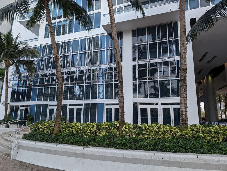 More Photos Of 187 SW 7th St, Miami Restaurant For Lease