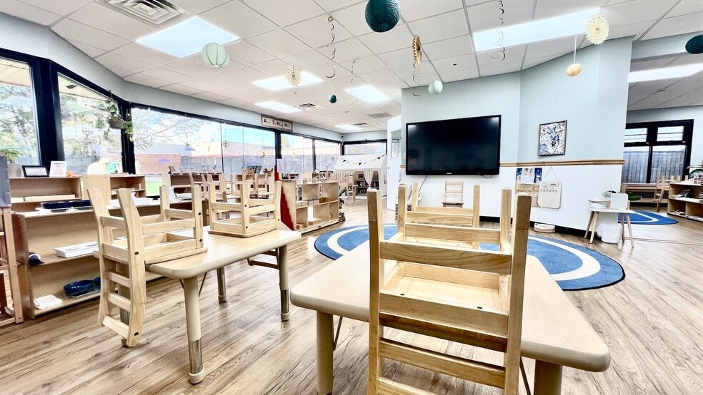 More Photos Of 205 Market Pl, Roswell Schools For Sale