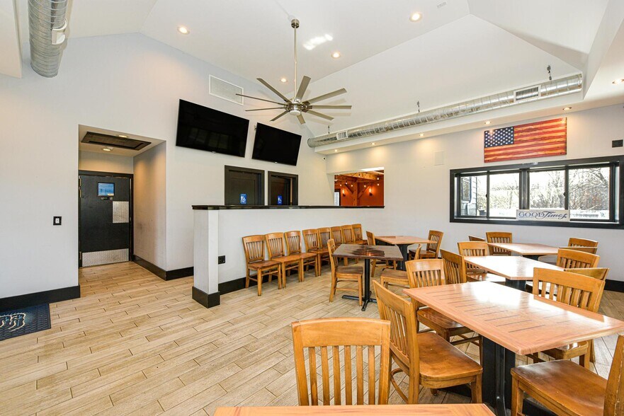 More Photos Of 9095 Sound Ave, Mattituck Restaurant For Sale
