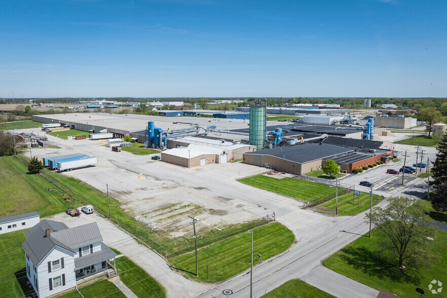 More Photos Of 458 2nd Ave, Tiffin Manufacturing For Sale