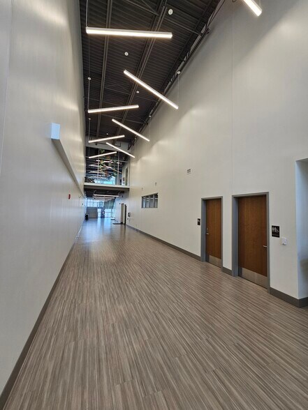 More Photos Of 5031 Delhi Rd, Cincinnati Schools For Lease