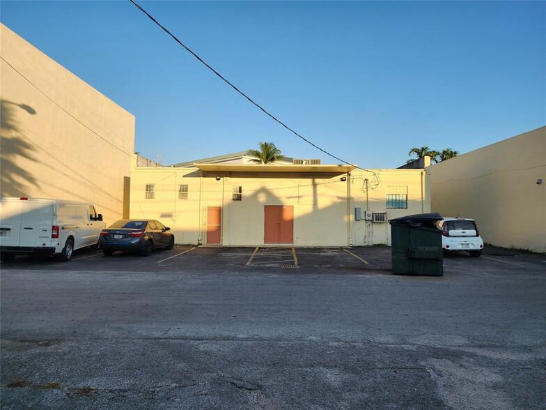 More Photos Of 216 Washington Ave, Homestead General Retail For Sale