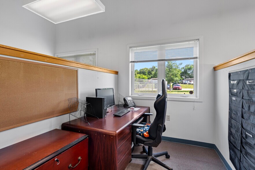 More Photos Of 3731 Berryville Pike, Charles Town Veterinarian Kennel For Sale