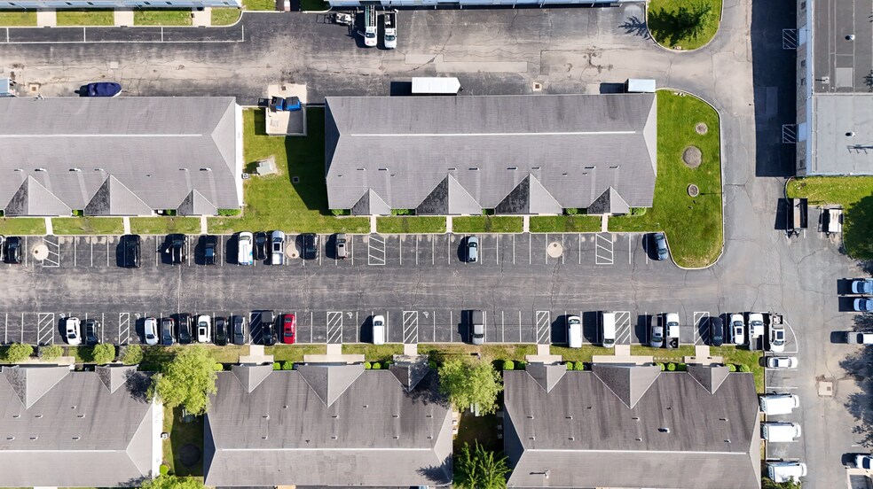 More Photos Of 10-106 Village Pointe Dr, Powell Flex For Lease