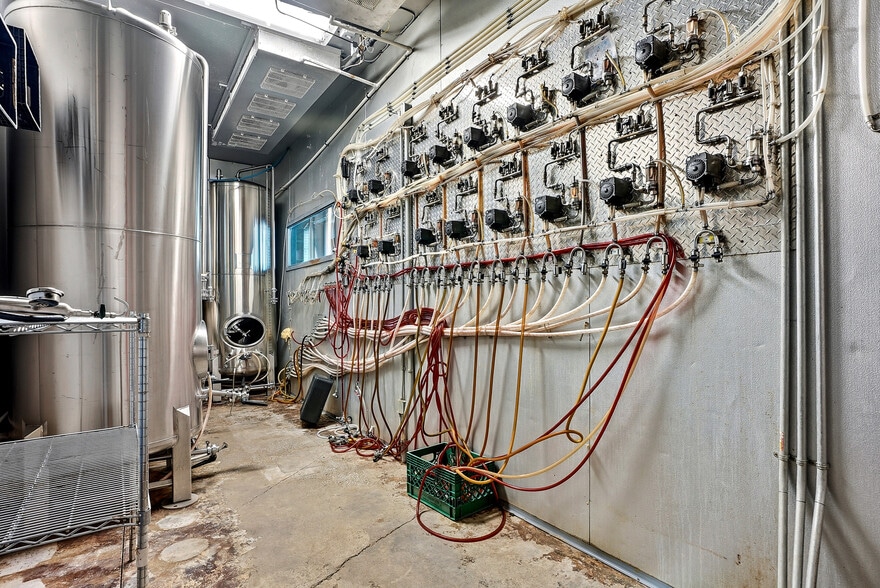 More Photos Of 47 S Water St, Peekskill Light Manufacturing For Sale