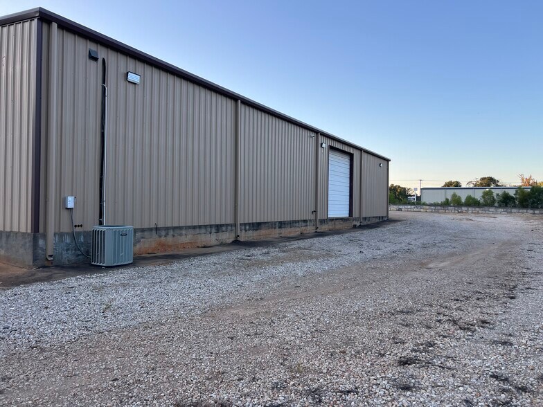 More Photos Of 15503 TX-110, Whitehouse Warehouse For Lease