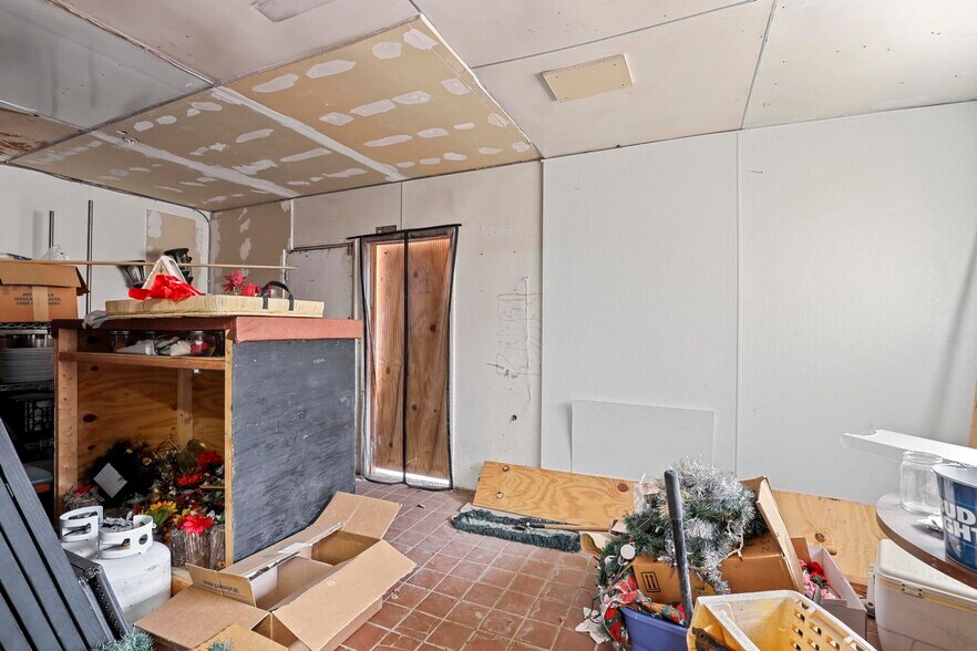 More Photos Of 607 W Main St, Payson Bar For Sale