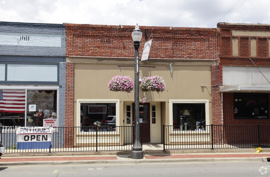 Primary Photo Of 1010 Oak St, Conway Storefront For Lease