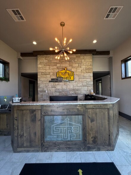 More Photos Of 424 S Main St, Newcastle Office For Lease